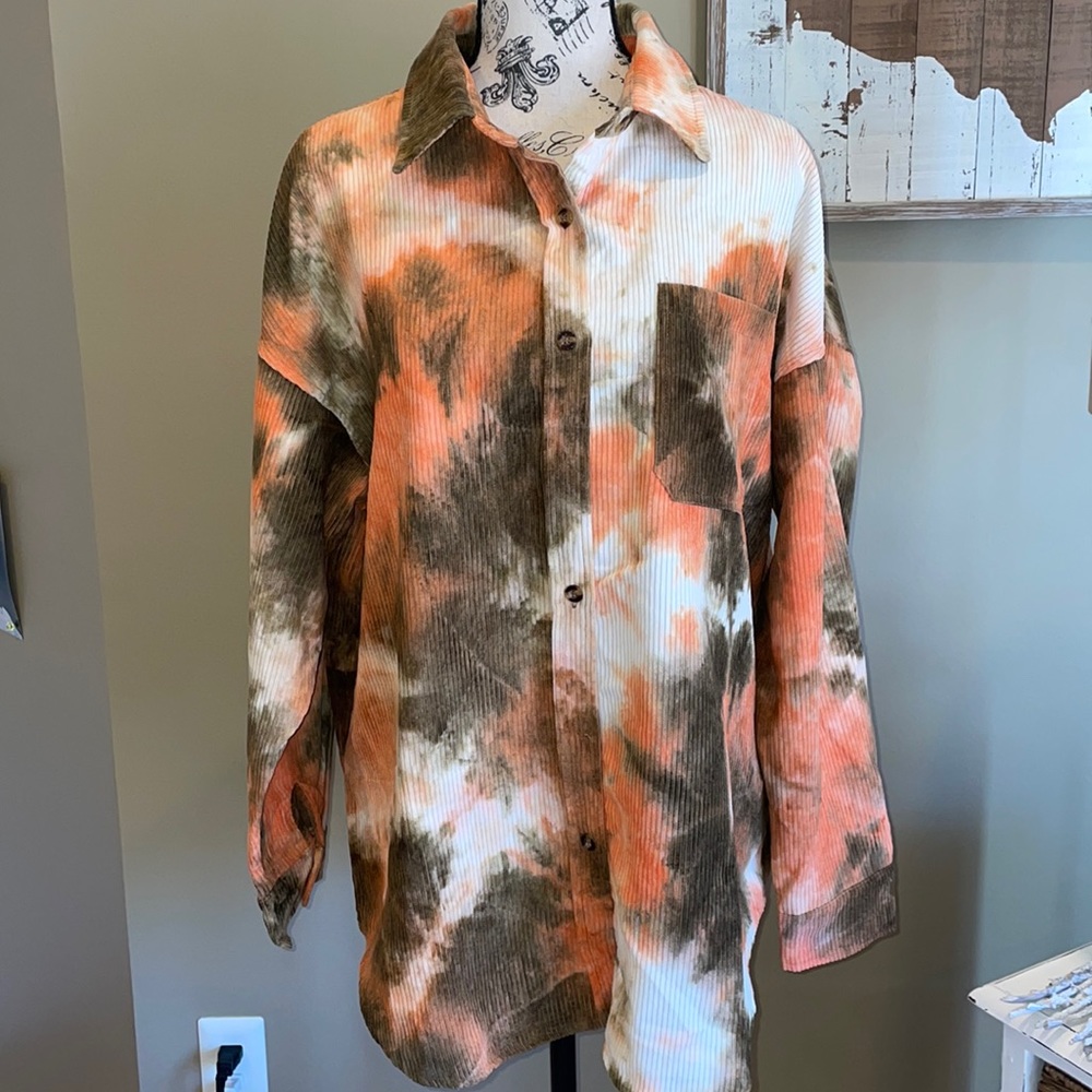 Warm colors tie dye oversized corduroy long sleeve button front shirt like new